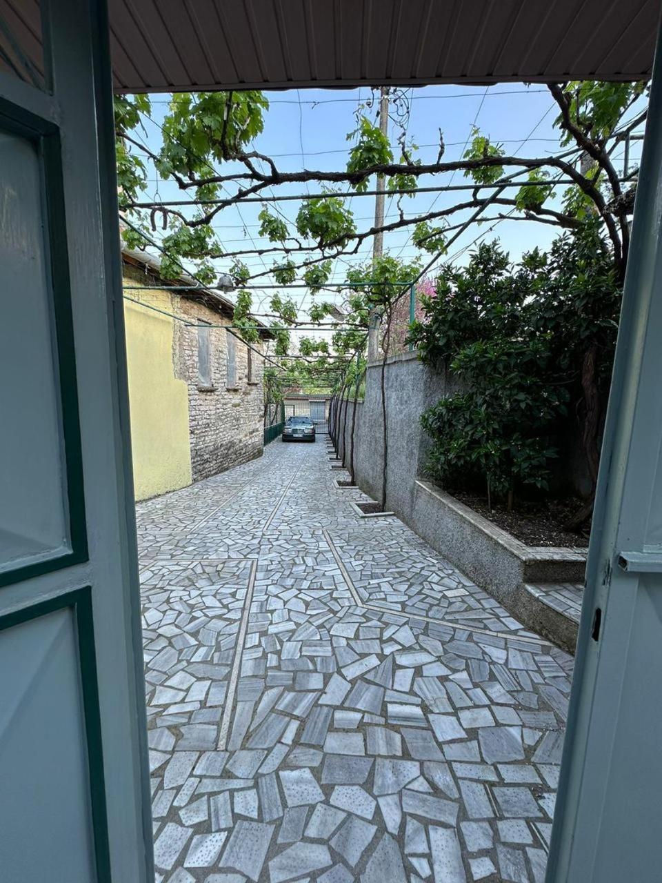 Geri Guesthouse Αργυρόκαστρο Εξωτερικό φωτογραφία