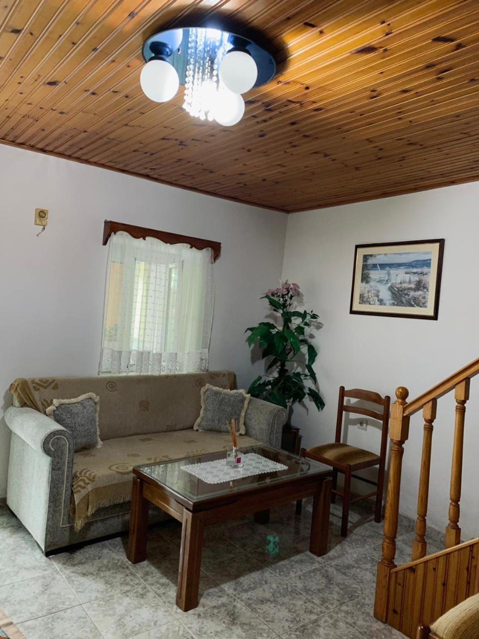 Geri Guesthouse Αργυρόκαστρο Εξωτερικό φωτογραφία